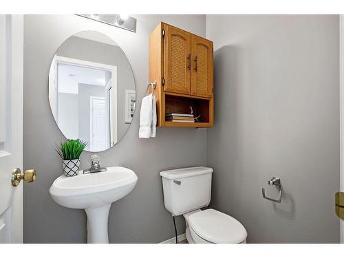 179 Citadel Acres Close Nw, Calgary, AB - Indoor Photo Showing Bathroom