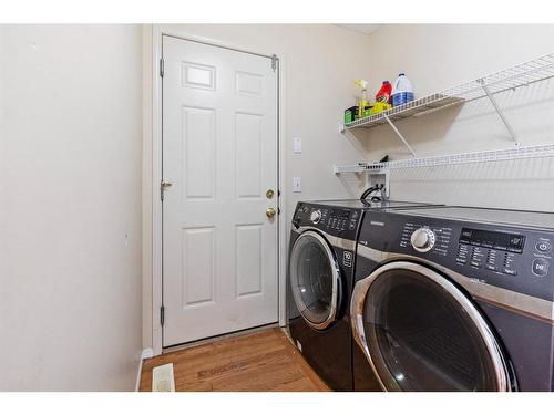 196 Everwillow Green Sw, Calgary, AB - Indoor Photo Showing Laundry Room