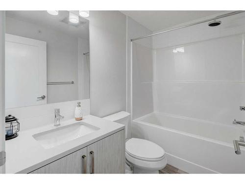 515-138 Sage Valley Common Nw, Calgary, AB - Indoor Photo Showing Bathroom