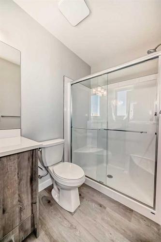 450 Shawnee Square Sw, Calgary, AB - Indoor Photo Showing Bathroom