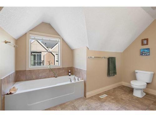 107-1728 35 Avenue Sw, Calgary, AB - Indoor Photo Showing Bathroom