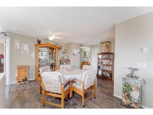 8429-304 Mackenzie Way Sw, Airdrie, AB - Indoor Photo Showing Other Room