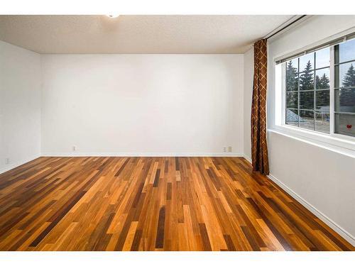 26 Silvergrove Close Nw, Calgary, AB - Indoor Photo Showing Other Room