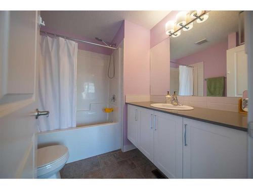 12-138 Seton Passage Se, Calgary, AB - Indoor Photo Showing Bathroom