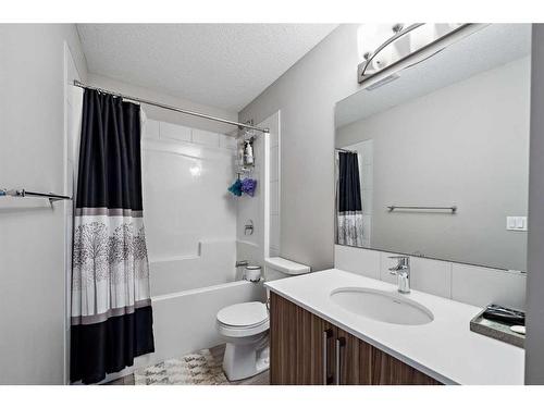 204-215 Redstone Walk Ne, Calgary, AB - Indoor Photo Showing Bathroom