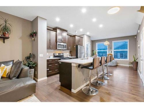 8 Evansridge Close Nw, Calgary, AB - Indoor Photo Showing Kitchen With Upgraded Kitchen