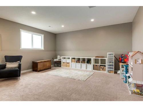 667 West Highland Crescent, Carstairs, AB - Indoor Photo Showing Other Room