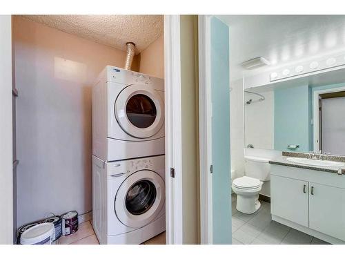 414-1040 15 Avenue Sw, Calgary, AB - Indoor Photo Showing Laundry Room