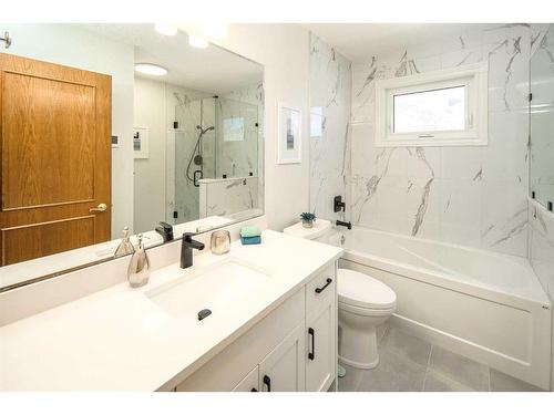 4065 Edgevalley Landing Nw, Calgary, AB - Indoor Photo Showing Bathroom