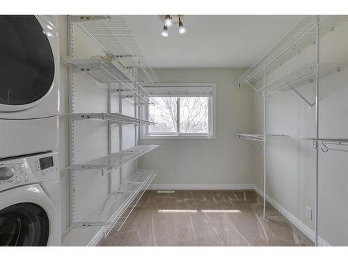 4320 Brentwood Green Nw, Calgary, AB - Indoor Photo Showing Laundry Room
