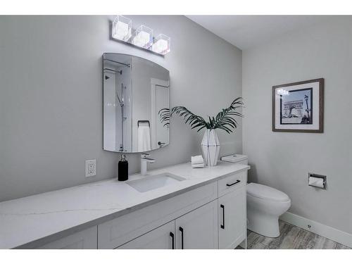 63 Brantford Crescent Nw, Calgary, AB - Indoor Photo Showing Bathroom