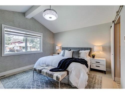 63 Brantford Crescent Nw, Calgary, AB - Indoor Photo Showing Bedroom