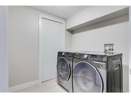 63 Brantford Crescent Nw, Calgary, AB - Indoor Photo Showing Laundry Room