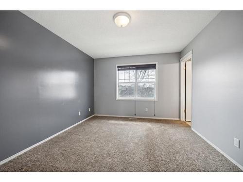 141 Prestwick Park Se, Calgary, AB - Indoor Photo Showing Other Room