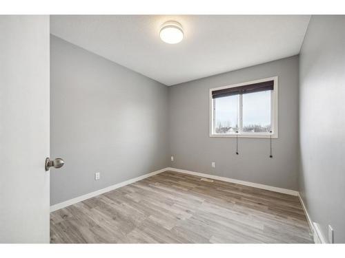 141 Prestwick Park Se, Calgary, AB - Indoor Photo Showing Other Room
