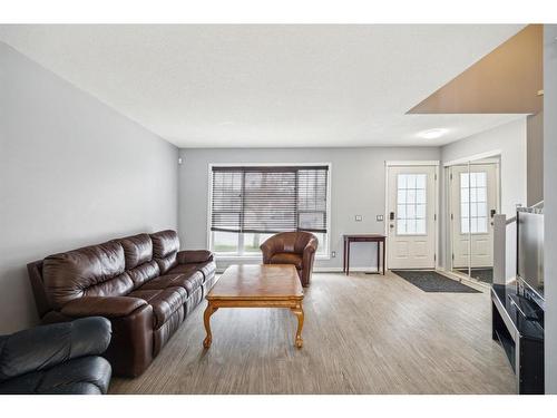 141 Prestwick Park Se, Calgary, AB - Indoor Photo Showing Living Room