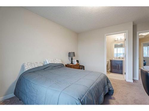 71 Evansridge Court, Calgary, AB - Indoor Photo Showing Bedroom