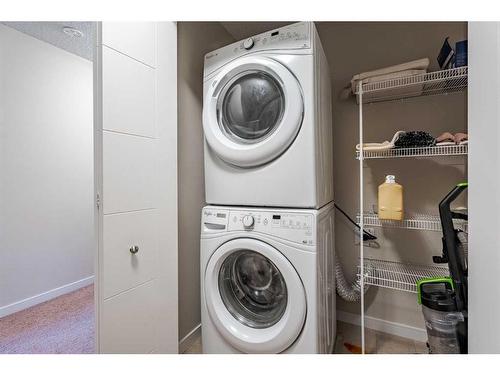 71 Evansridge Court, Calgary, AB - Indoor Photo Showing Laundry Room