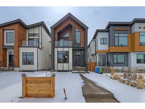 6423 Bow Crescent Nw, Calgary, AB - Outdoor With Balcony With Facade