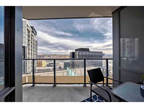 1008-615 6 Avenue Se, Calgary, AB - Outdoor With Balcony With Exterior