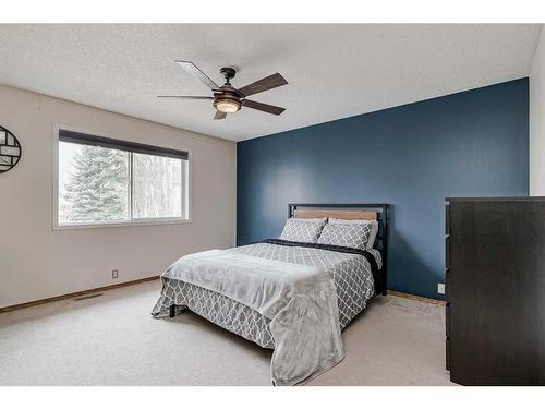284 Mt Brewster Circle Se, Calgary, AB - Indoor Photo Showing Bedroom