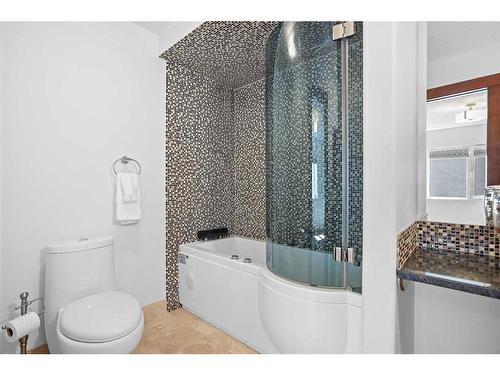 19 Windsor Crescent Sw, Calgary, AB - Indoor Photo Showing Bathroom