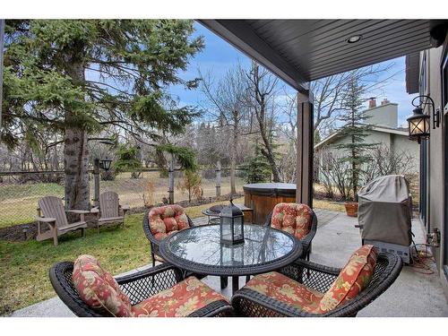 19 Windsor Crescent Sw, Calgary, AB - Outdoor With Deck Patio Veranda