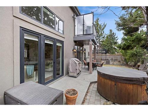 19 Windsor Crescent Sw, Calgary, AB - Outdoor With Exterior