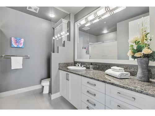 2302-817 15 Avenue Sw, Calgary, AB - Indoor Photo Showing Bathroom