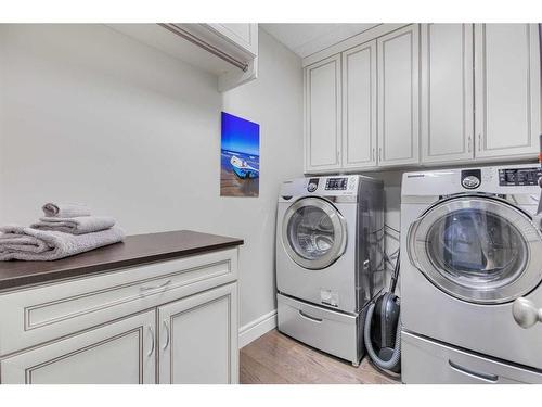 2302-817 15 Avenue Sw, Calgary, AB - Indoor Photo Showing Laundry Room