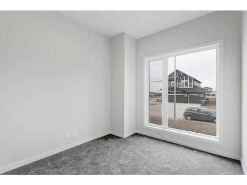 802 Mandalay Link, Carstairs, AB - Indoor Photo Showing Other Room