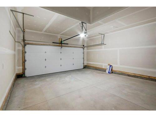 802 Mandalay Link, Carstairs, AB - Indoor Photo Showing Garage