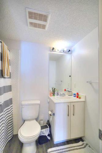 1417-4641 128 Avenue Ne, Calgary, AB - Indoor Photo Showing Bathroom