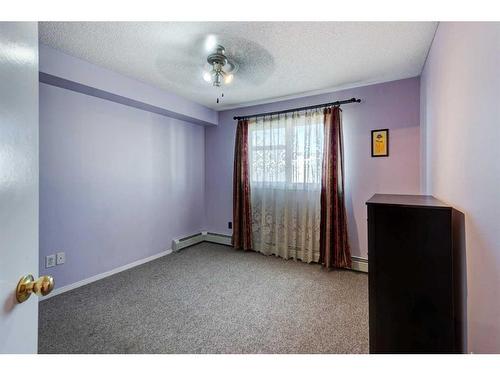 4214-4975 130 Avenue Se, Calgary, AB - Indoor Photo Showing Other Room