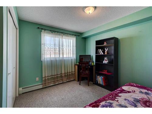 4214-4975 130 Avenue Se, Calgary, AB - Indoor Photo Showing Bedroom