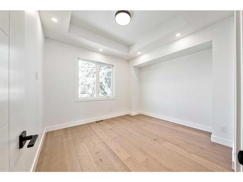 240 18 Avenue Nw, Calgary, AB - Indoor Photo Showing Other Room