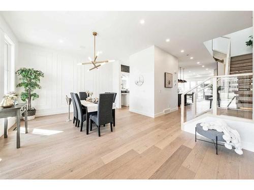 240 18 Avenue Nw, Calgary, AB - Indoor Photo Showing Dining Room
