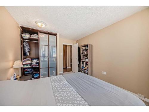 307-718 12 Avenue Sw, Calgary, AB - Indoor Photo Showing Bedroom