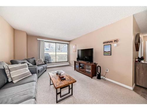 307-718 12 Avenue Sw, Calgary, AB - Indoor Photo Showing Living Room