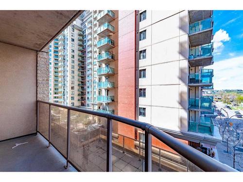 401-683 10 Street Sw, Calgary, AB - Outdoor With Balcony With Exterior