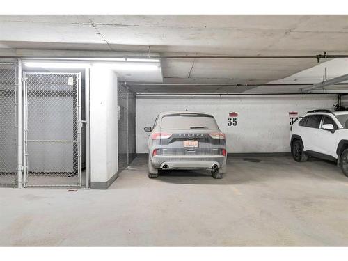 401-683 10 Street Sw, Calgary, AB - Indoor Photo Showing Garage