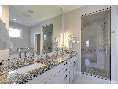1636 Acton Avenue Sw, Calgary, AB - Indoor Photo Showing Bathroom
