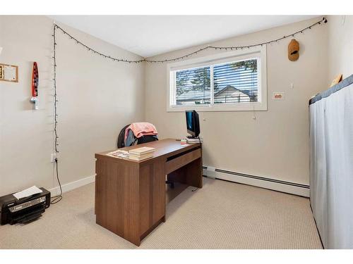 6131 Bowness Road Nw, Calgary, AB - Indoor Photo Showing Office