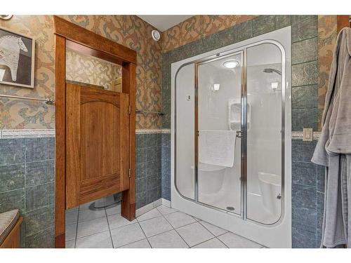 23 Juniper Ridge, Canmore, AB - Indoor Photo Showing Bathroom