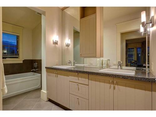 818 Hillcrest Avenue Sw, Calgary, AB - Indoor Photo Showing Bathroom