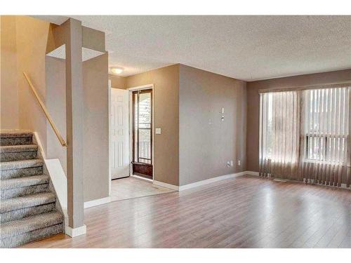 39 Templeton Bay Ne, Calgary, AB - Indoor Photo Showing Other Room