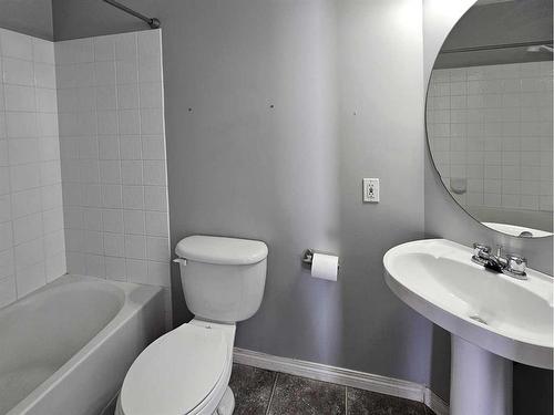 414-345 Rocky Vista Park Nw, Calgary, AB - Indoor Photo Showing Bathroom