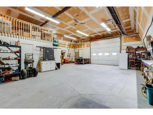 31361 Range Road 15, Rural Mountain View County, AB - Indoor Photo Showing Garage