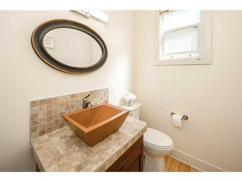 222 Tremblant Place Sw, Calgary, AB - Indoor Photo Showing Bathroom