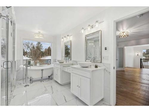 123 Hillgrove Crescent Sw, Calgary, AB - Indoor Photo Showing Bathroom